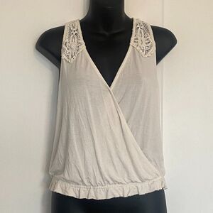American Eagle Outfitters White Eyelet V-Neck Tie-Back‎ Top Size Small